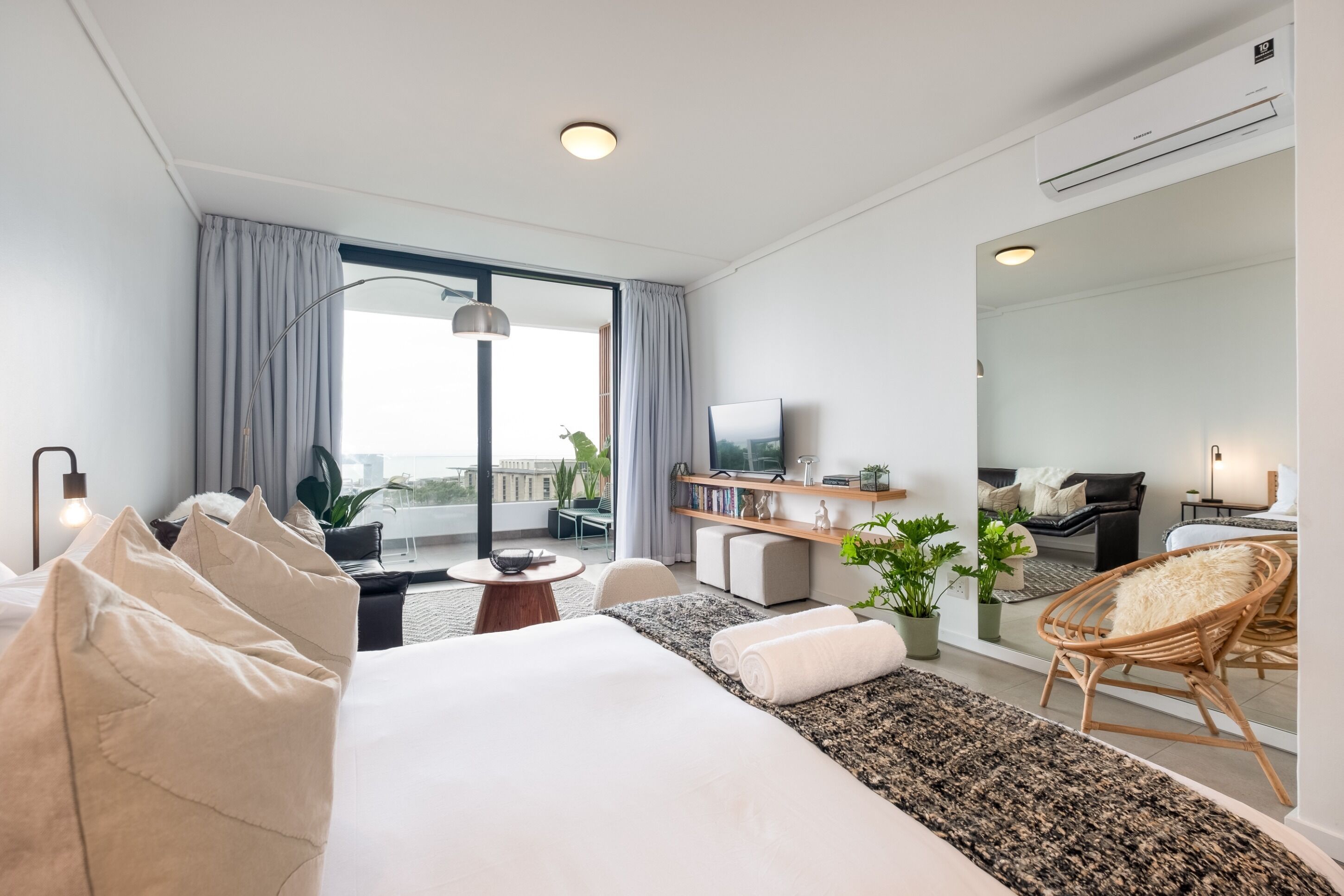 Luxury Studio Apartment - Aircon - Pool - Umhlanga