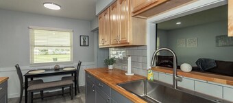 2 bedroom, 1 bathroom, with office Retreat!