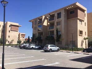 Exterior - Kingkong « les Orangers >> (Marrakech)