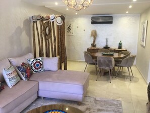 Interior - Kingkong « les Orangers >> (Marrakech)