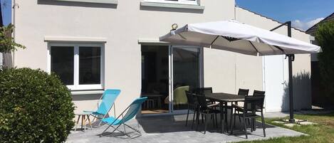 屋外ダイニングエリア