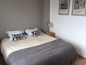 3 dormitorios, tabla de planchar con plancha, cuna de viaje y wifi