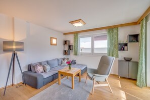 Comfort Apartment, 2 Bedrooms | Living area - Ottilia 5 (Neukirchen am Grossvenediger)