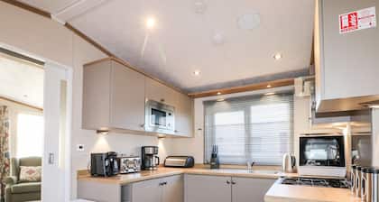 Chichester Lakeside Holiday Park