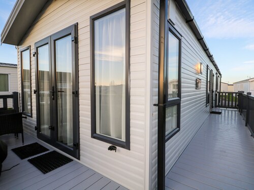 Chichester Lakeside Holiday Park