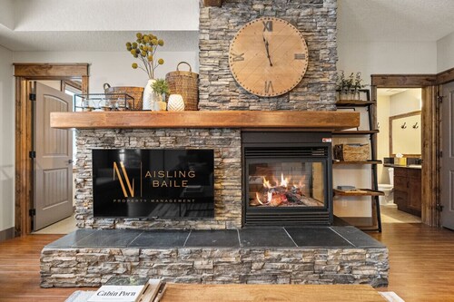 The Antler Hideaway | Pool | Hot Tub | Fireplace