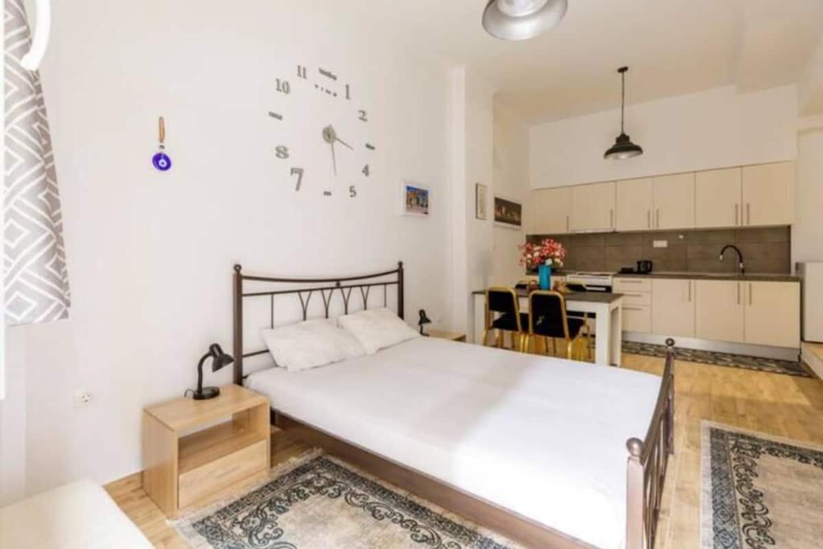 2 bedrooms, iron/ironing board, free WiFi