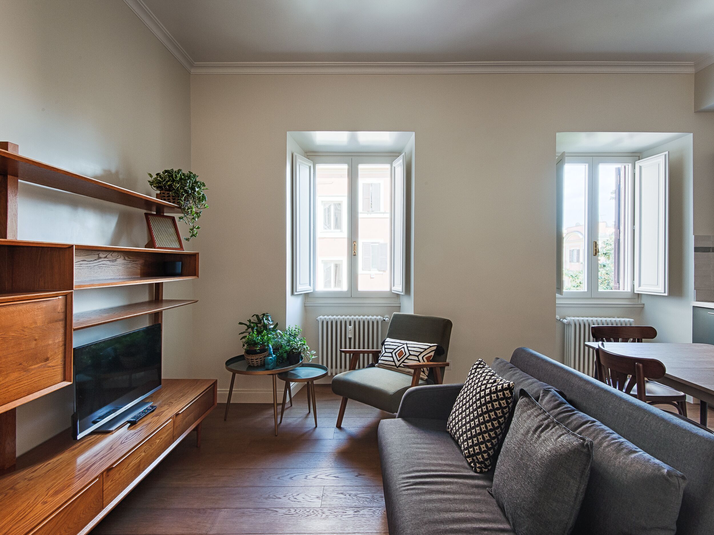 Premium Apartment | Living area | Flat-screen TV