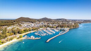 Marina - Sunset Towers 8, 25 Donald St - heart of town with water views (Nelson Bay)