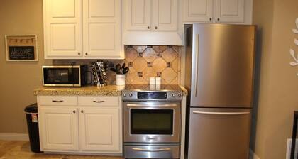 Spacious one bedroom 2 miles from Texas Tech!