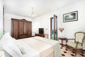 6 habitaciones, tabla de planchar con plancha, wifi y ropa de cama 