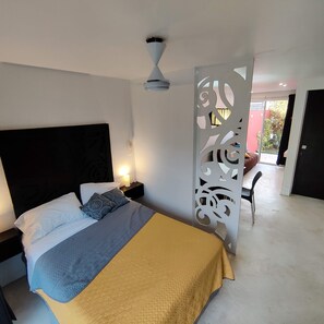 Design Studio | 1 bedroom, individually decorated, individually furnished, free WiFi