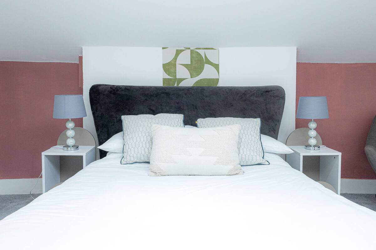 Departamento, 1 habitación, baño privado, vista a la ciudad | Ropa de cama hipoalergénica, wifi gratis y decoración personalizada