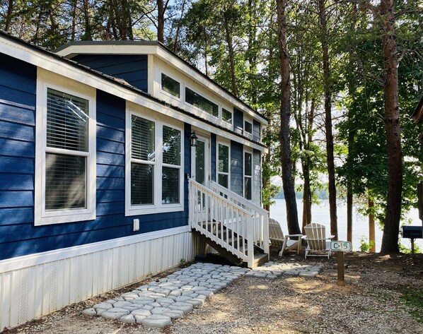 Exterior - Lakefront 2 Bed Tiny Home #15 (Charlotte)