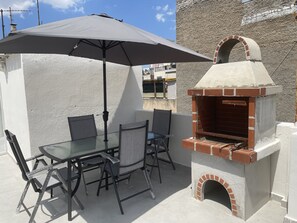 屋外ダイニングエリア