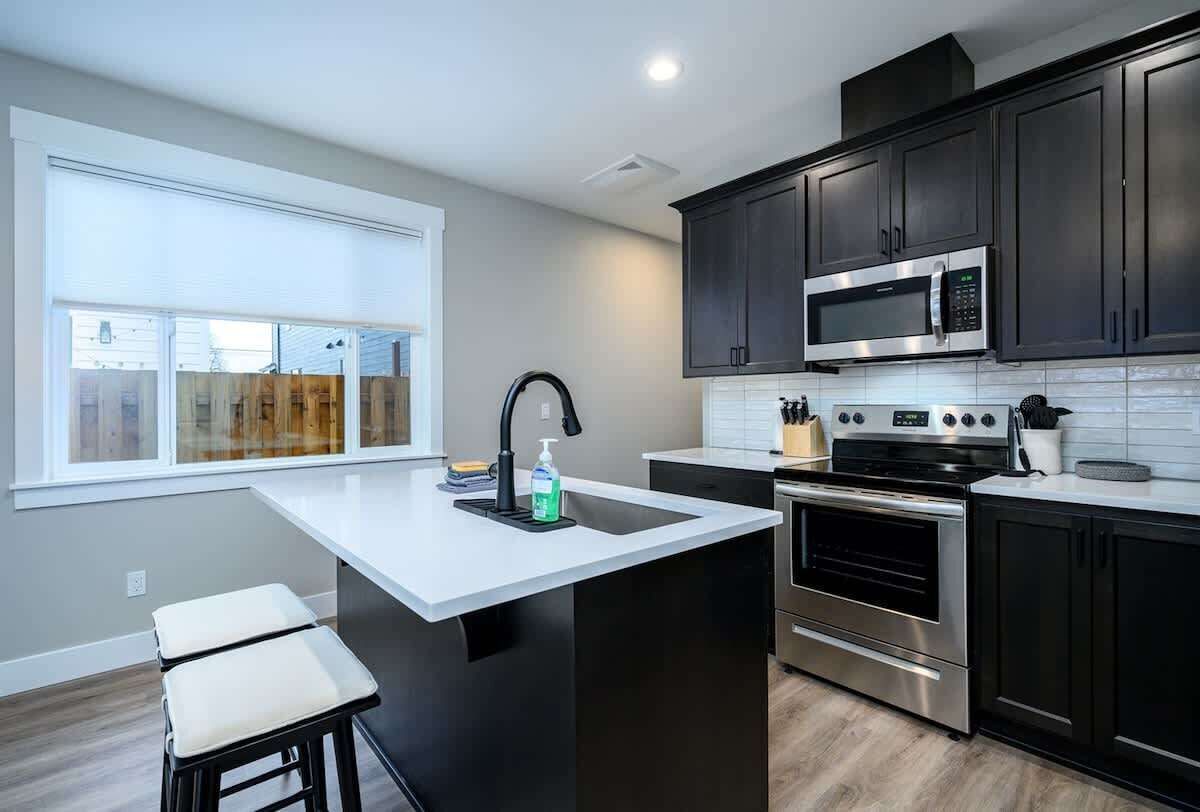 冰箱、微波炉、烤箱、炉灶