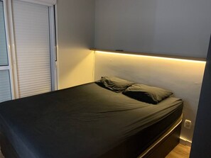1 habitación, tabla de planchar con plancha, wifi y ropa de cama 