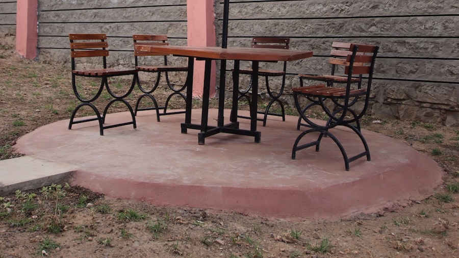 Lux Suites Ebony Mara House