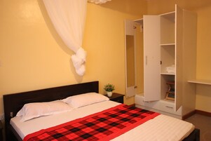 1 多间卧室、免费 WiFi、床单