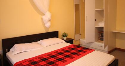 Lux Suites Ebony Mara House