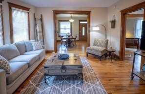 TV connectée, jeux vidéo, livres, espaces bureaux