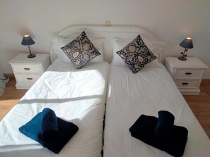 2 chambres, fer et planche Ă repasser, Wi-Fi, draps fournis