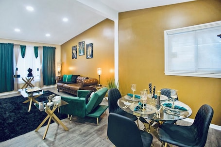 Interior. 4 Beds 2 Bath Hot Tub & Adult Play Area