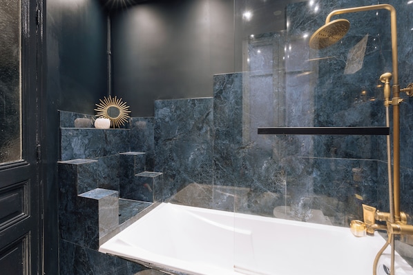 Dusche, Haartrockner