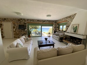 TV connectée, cheminée