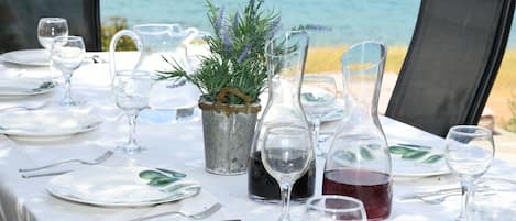 Outdoor dining