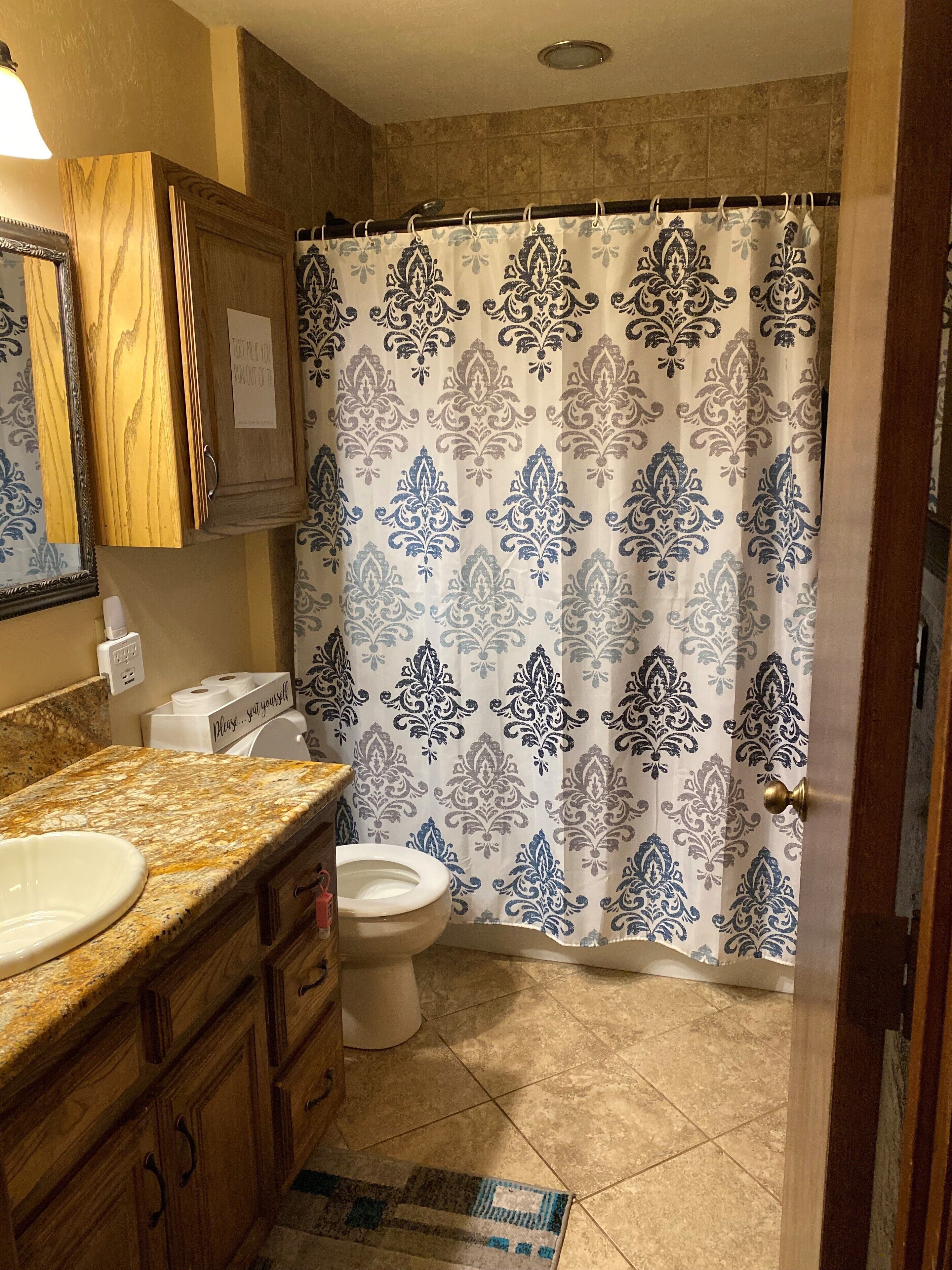 Perfect for winter or summer and plenty of room for a gathering!, Dumas