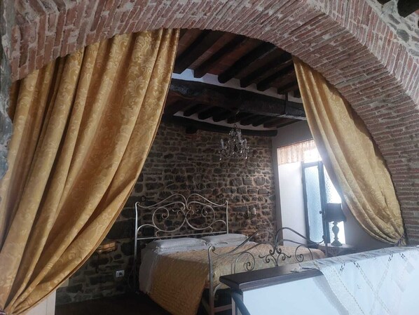 1 bedroom, WiFi, bed sheets - 1 Bedroom Apartment in Cortona (Cortona)