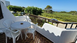 Outdoor dining - Apartment MULBERRY (Son Bou)