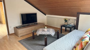 1 chambre, lit parapluie, Wi-Fi gratuit, draps fournis