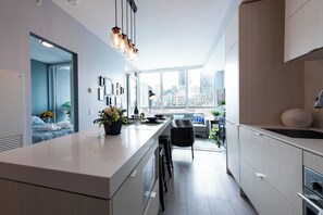 Fridge, stovetop