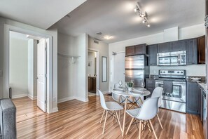 Fridge, stovetop - Mountain Views! Bright & Spacious 2BD 2BA Condo (Calgary)