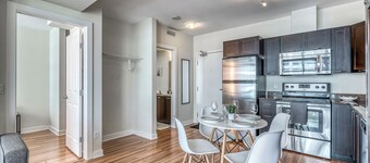 Mountain Views! Bright & Spacious 2BD 2BA Condo