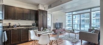 Mountain Views! Bright & Spacious 2BD 2BA Condo