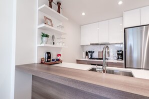 Réfrigérateur, plaque de cuisson