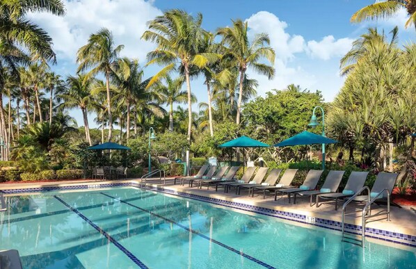 Outdoor pool, a heated pool