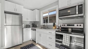 Fridge, microwave, oven, dishwasher