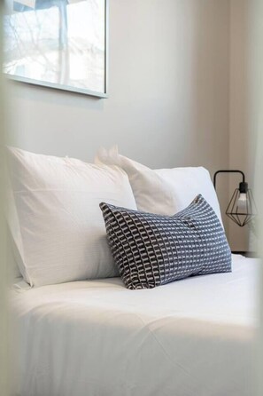 2 室のベッドルーム、アイロン / アイロン台、WiFi、ベッドシーツ