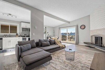 The Jasper - Modern & Spacious!