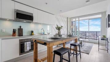 Fridge, microwave, oven, stovetop