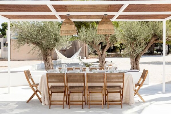 Outdoor dining - Finca la Cañada Santa Pola. Villa Mediterránea (Santa Pola, el Poble Llevantí)