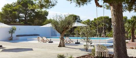 حمّام سباحة خارجي