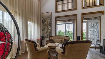 Smart TV, fireplace, video games