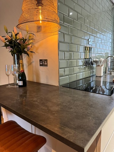 Grade II Listed Central Historic Plymouth Barbican Apartment