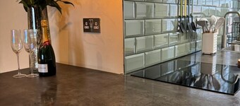 Grade II Listed Central Historic Plymouth Barbican Apartment