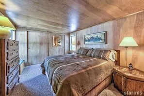 3 bedrooms, WiFi, bed sheets - Cabin in town!  Beach, snow, recreational areas!  All within walking distance! (South Lake Tahoe)